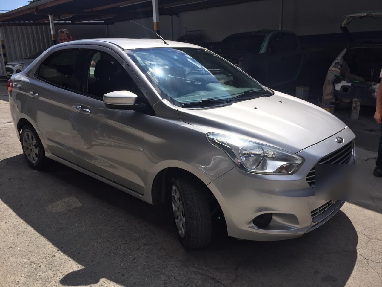 Carro pronto na área de atendimento